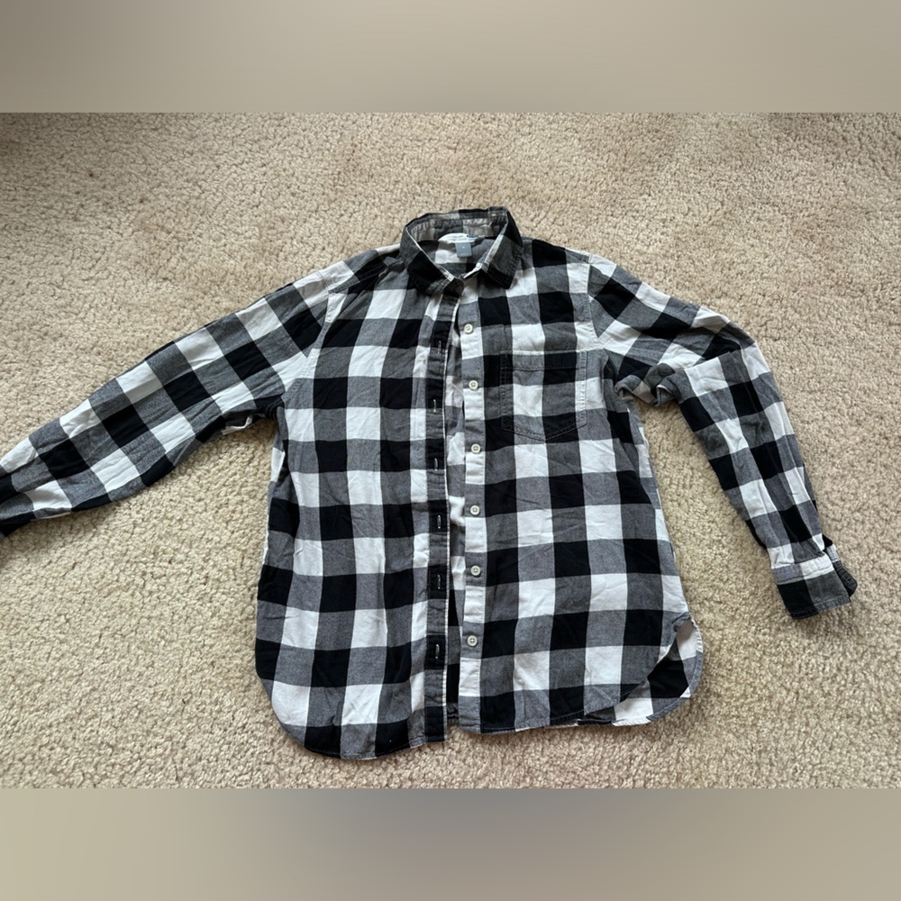 Black and white plaid flannel by Old Navy